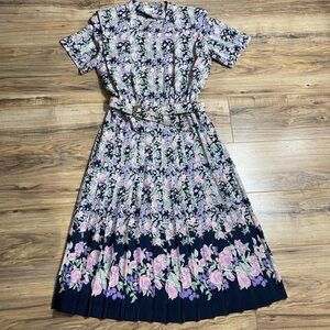 Women’s Vintage 80s Floral Leslie Fay Long Pleated Button Up Dress with Belt